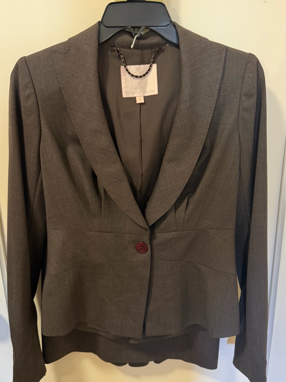 Rebecca Taylor Gray Suit - Size 4

Blazer - Size 4

Skirt - Size 4